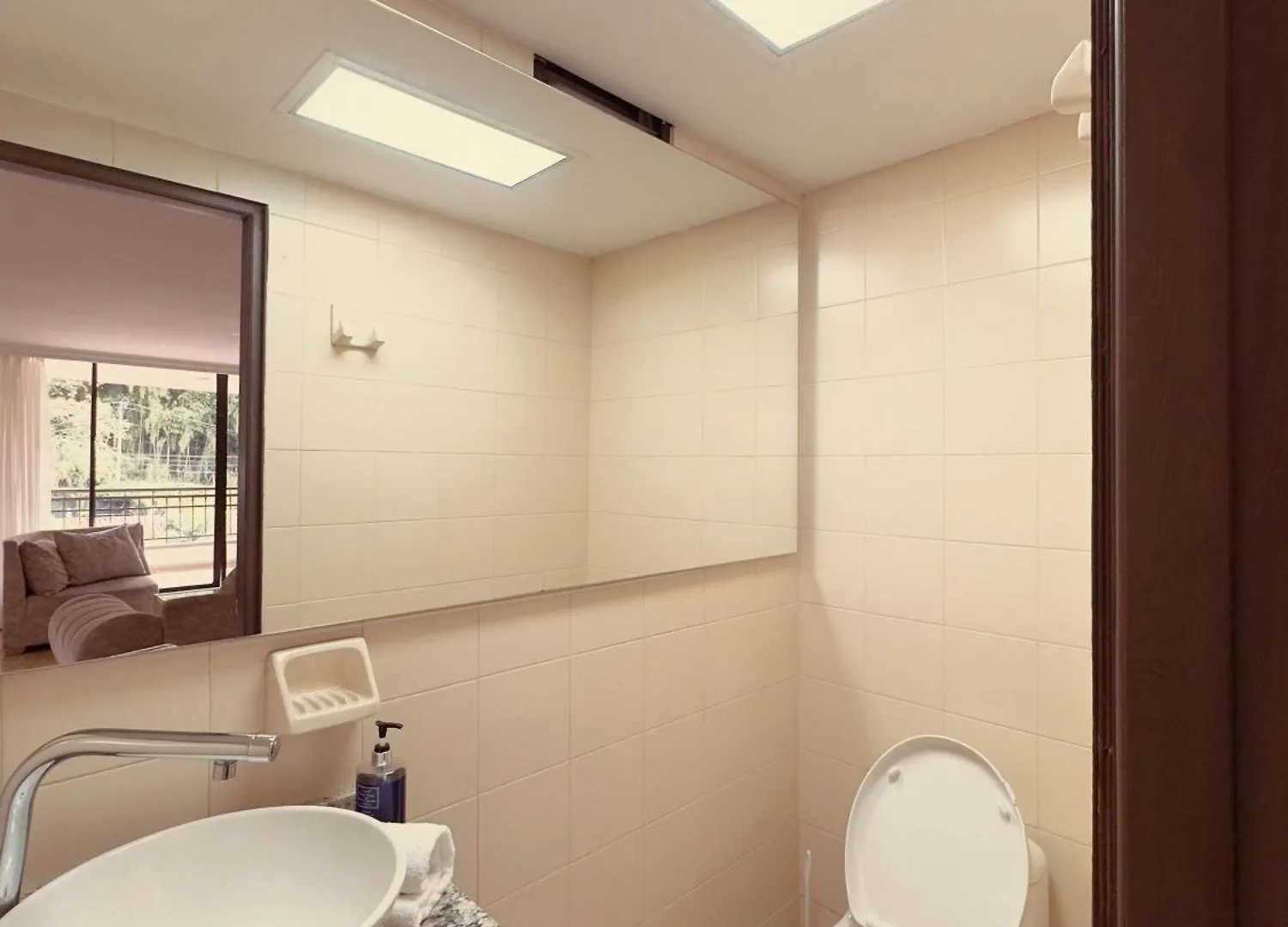 Apartamento 5 Hab, Espacioso, Piscina, Al Lado Del Tesoro! Medellín Colômbia