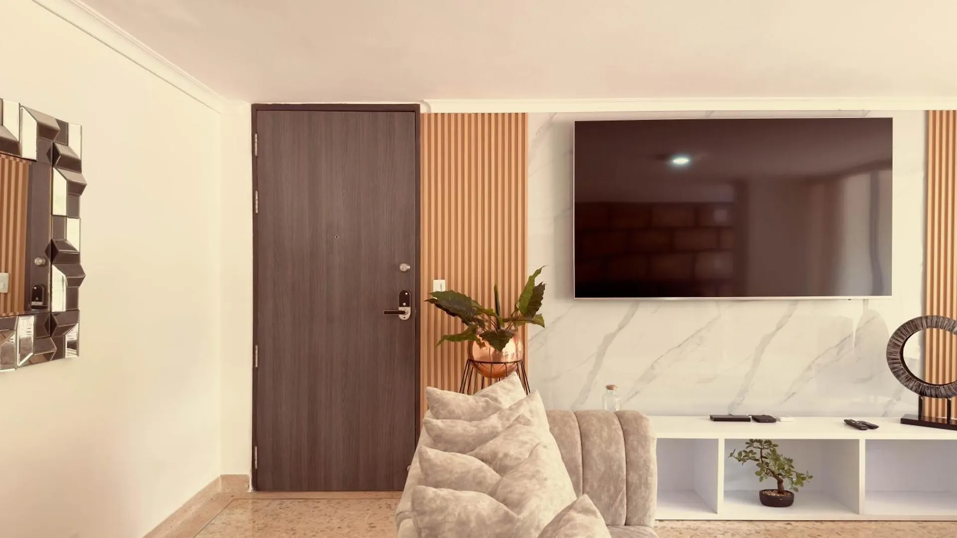 5 Hab, Espacioso, Piscina, Al Lado Del Tesoro! Medellín Apartamento
