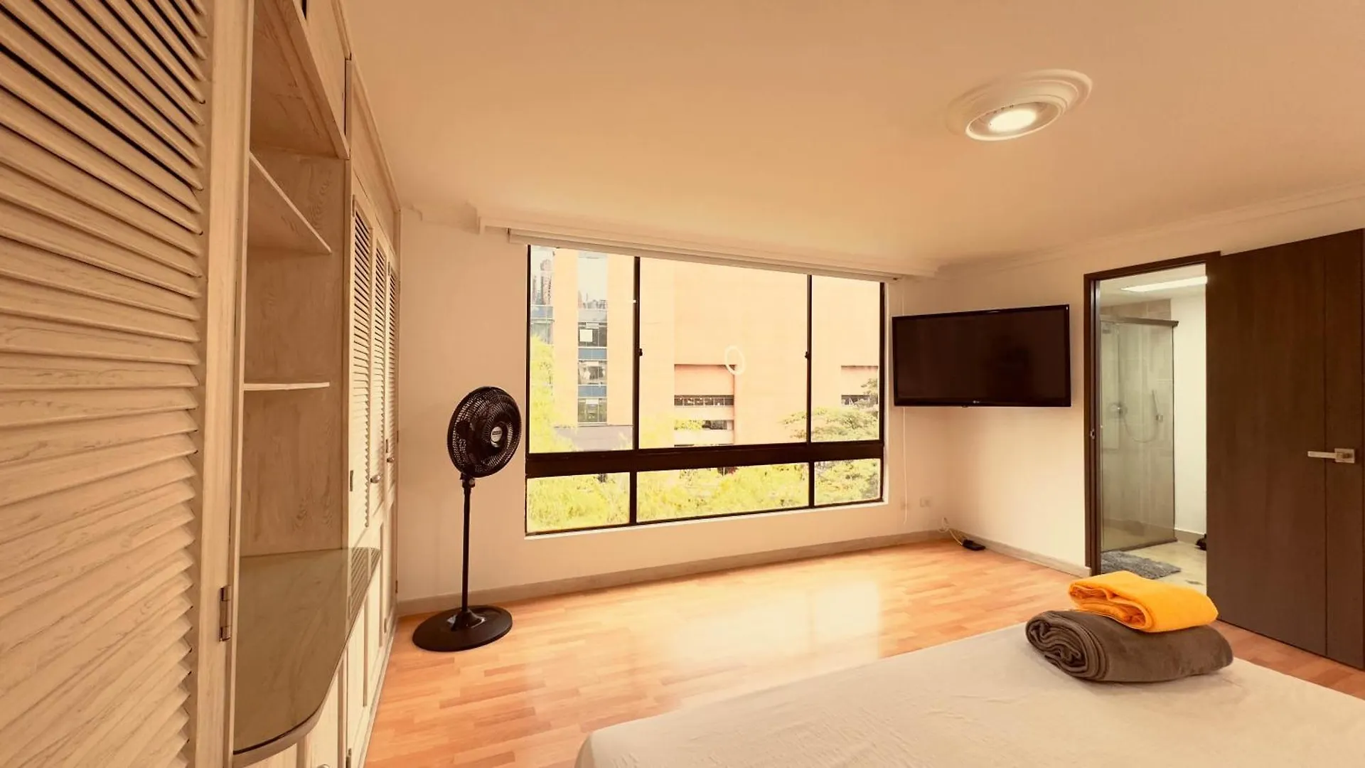 Apartamento 5 Hab, Espacioso, Piscina, Al Lado Del Tesoro! Medellín