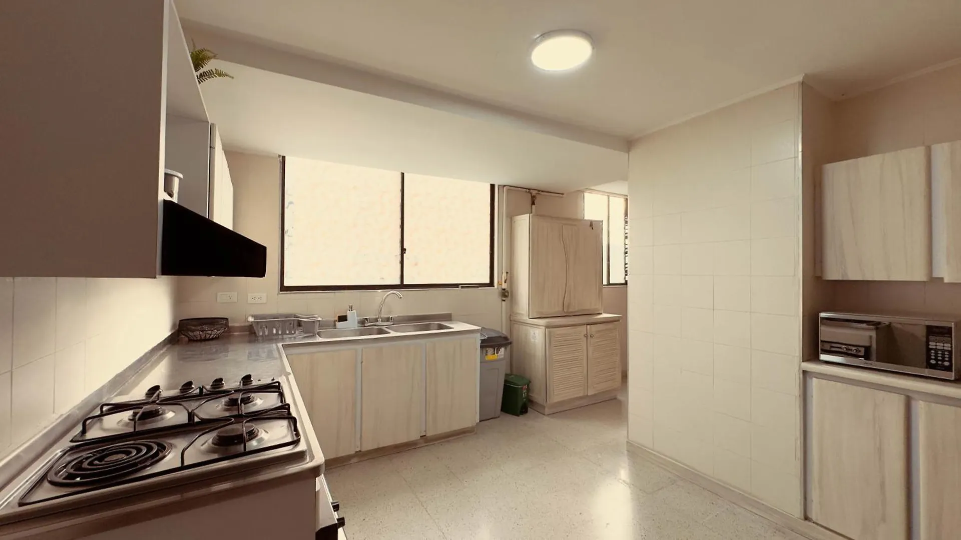 5 Hab, Espacioso, Piscina, Al Lado Del Tesoro! Medellín Apartamento