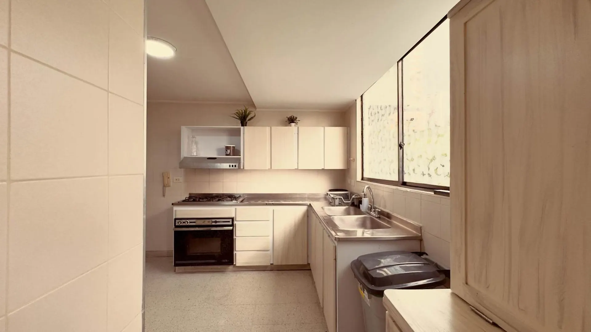 Apartamento 5 Hab, Espacioso, Piscina, Al Lado Del Tesoro! Medellín Colômbia