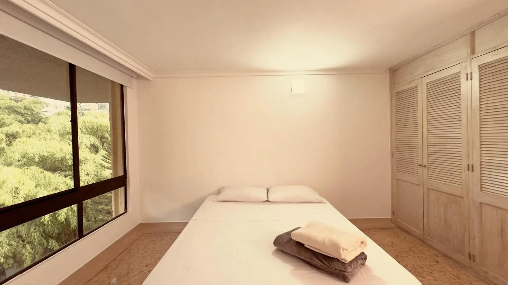 5 Hab, Espacioso, Piscina, Al Lado Del Tesoro! Medellín Apartamento